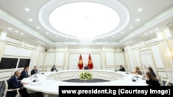 Президент Садыр Жапаровдун Франциянын, Германиянын, Улуу Британиянын жана АКШнын дипломаттары менен жолугушуусу - 04.11.2022