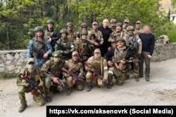 Российский глава Крыма Сергей Аксенов с участниками формирования «БАРС-Крым», 24 апреля 2025 года