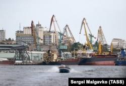 Вид на морський порт у Херсоні, вересень 2022 року