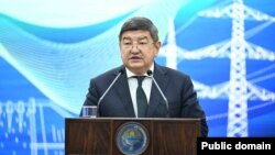 Акылбек Жапаров.