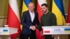 Президент України Володимир Зеленський та прем’єр-міністр Польщі Дональд Туск (зліва). Київ, 22 січня 2024 року