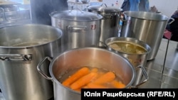 Готується вечеря