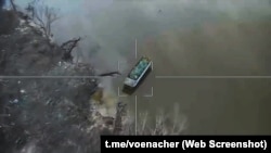 Плаваючий транспортер ПТС-2 ЗСУ, неподалік с. Кринки, Херсонська область, листопад 2023 року. Ілюстраційне фото