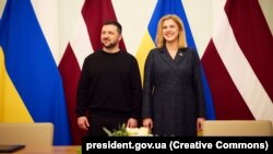 Президент Украины Владимир Зеленский и премьер-министр Латвии Эвика Силиня