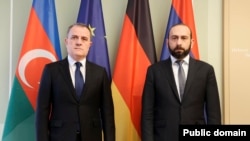 Ադրբեջանի և Հայաստանի ԱԳ նախարարներ Ջեյհուն Բայրամովը և Արարատ Միրզոյանը, արխիվ