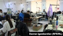 Кыргызстандык тигүүчүлөр. Иллюстрациялык сүрөт.