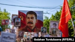 Бишкекте 9-май - Жеңиш күнүндө өткөн "Өлбөс полк" жүрүшү. 2019-жыл. Иллюстрация сүрөт.