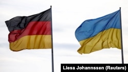 До пакета увійдуть гаубиці, бронемашини, дрони та інше