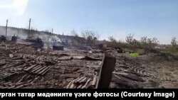 Эчкен авылында янган йортлар