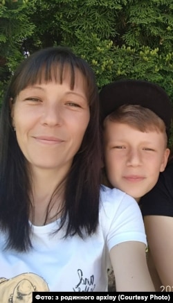 Олександр Сірий з мамою Юлією. Фото з родинного архіву