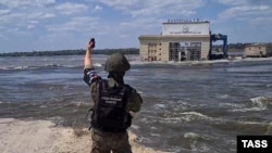 Каховська ГЕС після руйнування греблі, 6 червня 2023 року