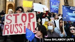 "Чет элдик тыңчылар" тууралуу мыйзамга каршы чыкан грузиндер, Тбилиси, 8-март, 2023-жыл.