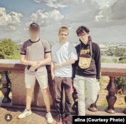 На фото: Богдан Єрмохін і Пилип Головня депортовані з Маріуполя, раніше вони приятелювали