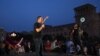Ишхан Сагателян выступает на митинге на площади Республики, Ереван, 22 сентября 2023 г.  