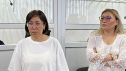 Айгерим Тлеужан (слева) на оглашении приговора по делу о «захвате алматинского аэропорта» во время Январских событий. Алматы, 11 июля 2023 года