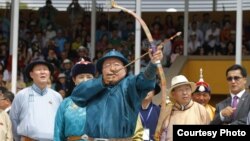 Цахиагийн Элбегдорж на празднике "Наадам". 2016 год. 