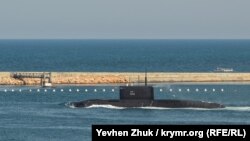 Подводная лодка «Ростов-на-Дону» Черноморского флота РФ в Севастопольской бухте. Крым, архивное фото