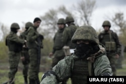 Российские военнослужащие проходят обучение на полигоне под Донецком. Архивное фото