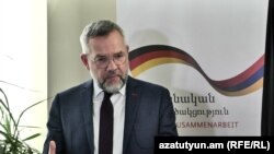 Председатель Комиссии по иностранным делам Бундестага Германии Михаэль Рот, Ереван, 23 октября 2023 г. 