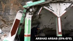 د علي مسجد په بريد کې اېډېشنل تاڼېدار وژل شوی وو. پخوانی انځور