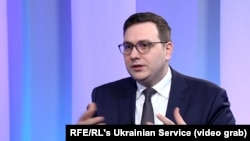 У контексті мирних переговорів Ян Ліпавський наголошує, що все, що стосується Європи, повинно вирішуватися з Європою