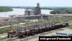 La Giurgiulești operează două entități de infrastructură portuară diferite: Portul de Stat Giurgiulești și Portul Internaţional Liber Giurgiuleşti, ultima este deținută de Banca Europeană pentru Reconstrucție și Dezvoltare.