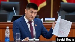 Шайлообек Атазов.