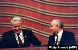 Борис Ельцин и Михаил Горбачев, 1990 год