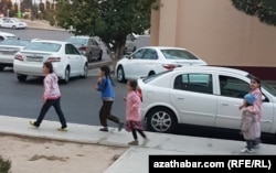 Зачастую дети, которые обходят дома с песнопениями «Я-Ремезан», получают травмы при ДТП (иллюстративное фото).