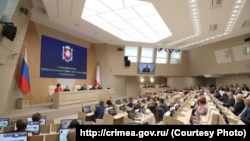 Заседание российского парламента Крыма