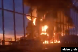 Пожар на Смоленском НПЗ после ударов дронов (архивное фото 2024 года)