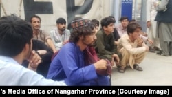 د پاکستان له زندانونو خوشې شوي افغان کډوال ـ انځور له ارشيفه