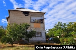 Біля цього будинку через обстріл загинула подруга Любові, яка не встигла добігти до підвалу