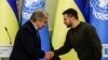 Президент України Володимир Зеленський (праворуч) і генеральний секретар ООН Антоніу Ґутерріш. Київ, 8 березня 20223 року