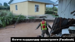 Зындан көлү жырылгандан кийин Темир айылында жүргөн сел. Ысык-Көл району. 2024-жыл. 