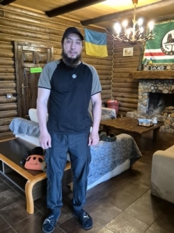 Зубайр, Украинера Ичкерин тIемало