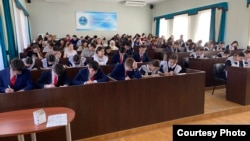 Башкорт педагогия университетында башкорт телен башлангыч дәрәҗәдә белүчеләр диктант яза