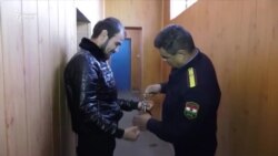 "Дашь денег или выложу твои фото в Сеть"