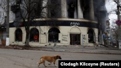 Будівля в центрі Бахмуту після удару російської армії, 26 грудня 2022 року