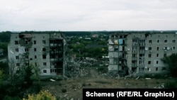 Зруйнована п'ятиповерхівка в Ізюмі