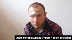 На час слідства підозрюваний буде утримуватись в одній з установ виконання покарань, визначених як місце тримання військовополонених