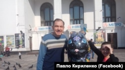 У Кіри в Україні залишилися дідусь та бабуся, але дівчинку не віддавали з окупованого Донецка.