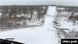 Прикордонні пункти між Україною та Білоруссю на Чернігівщині раніше з'єднував цей міст. Його підірвали на початку повномасштабної війни