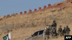 پاکستاني پوځيان په شمالي وزیرستان کې د ګزمې په مهال - پخوانی انځور. 