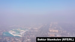 Ыш каптаган Бишкек. Иллюстрациялык сүрөт.