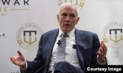 Відставний генерал Веслі Кларк служив в армії США 34 роки