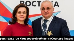 Сергей Цивилев наградил супругу