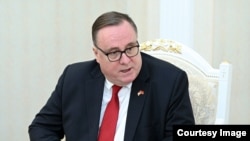  Лесли Вигери, АКШнын Кыргызстандагы элчиси. (архив)