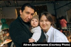 Айгөл Дәүләтшина, ире Гадел һәм баласы белән