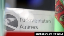 "Türkmenistan" awiakompaniýasynyň Stambulyň halkara howa menzilindäki ofisi